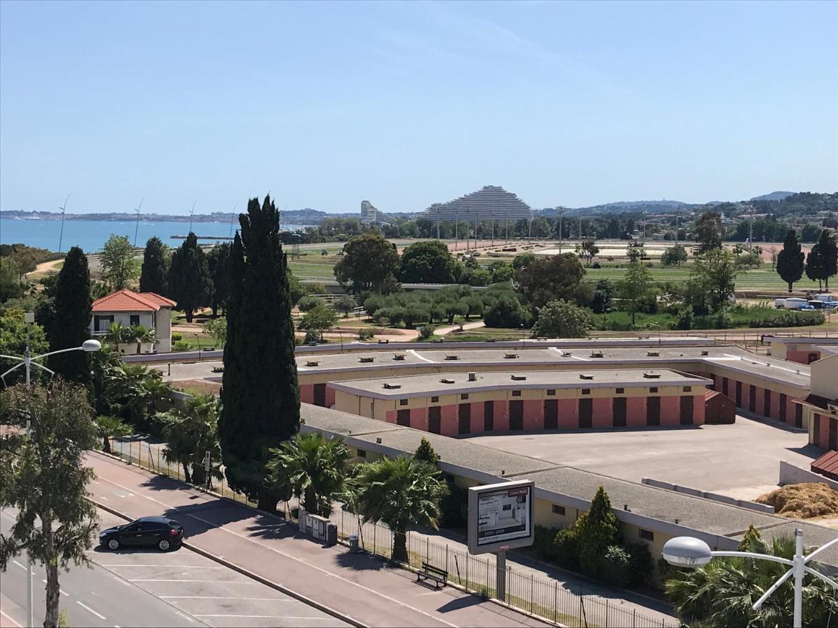 Plage Et Hippodrome カーニュ・シュル・メール エクステリア 写真